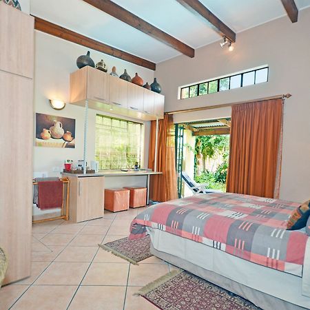 Cherry Tree Cottage B&B Linden Йоханесбург Екстериор снимка
