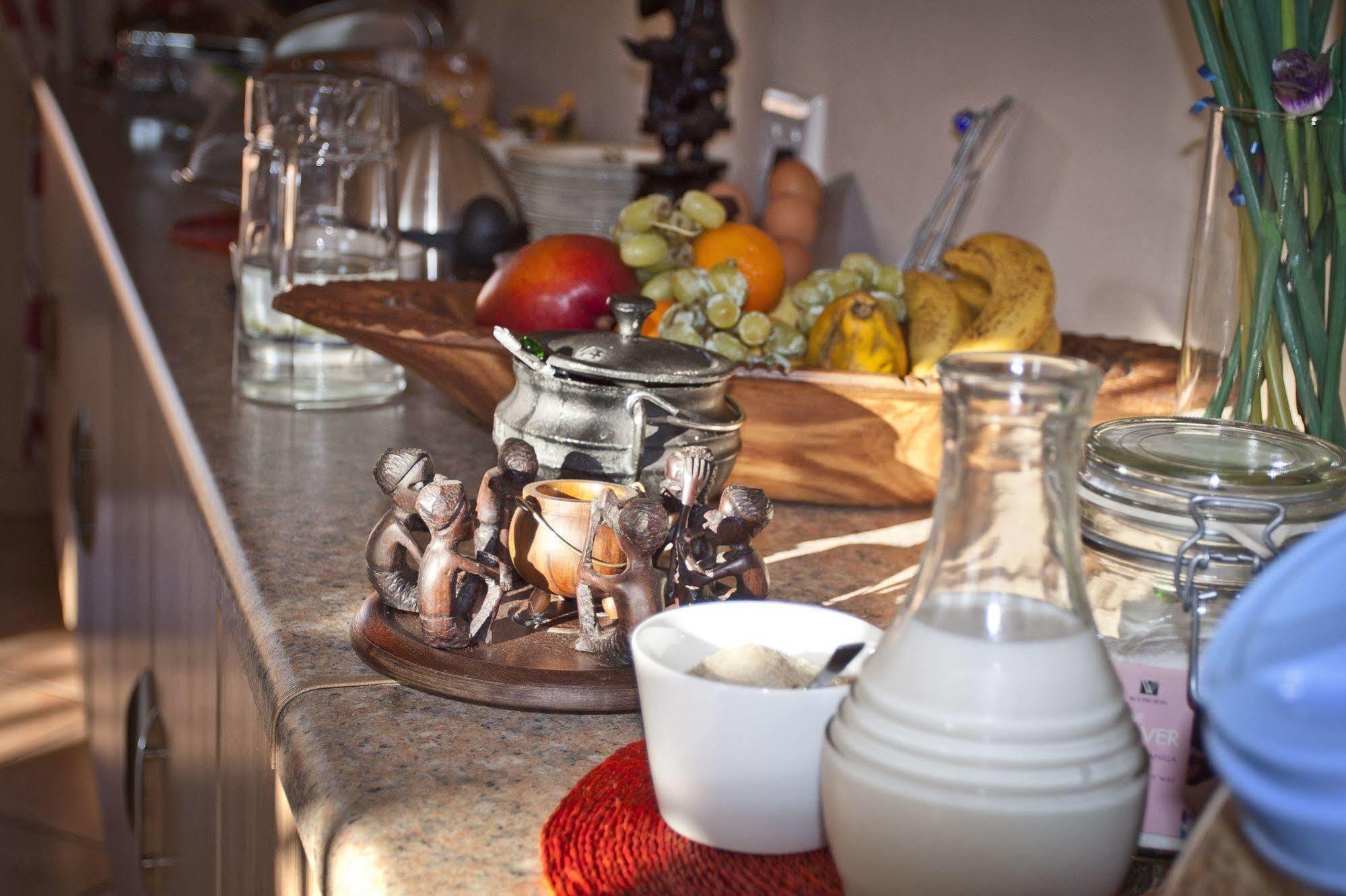 Cherry Tree Cottage B&B Linden Йоханесбург Екстериор снимка