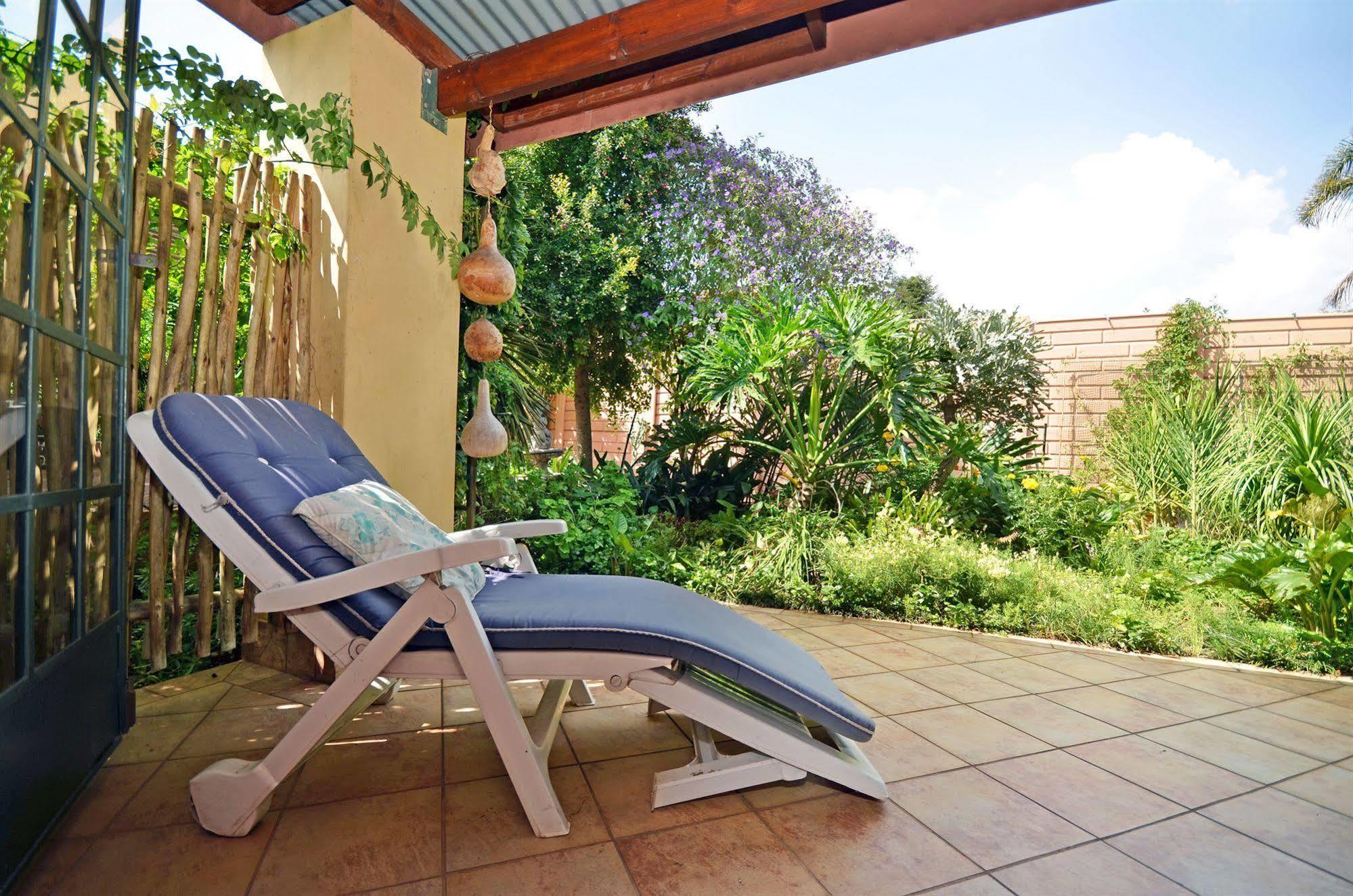 Cherry Tree Cottage B&B Linden Йоханесбург Екстериор снимка